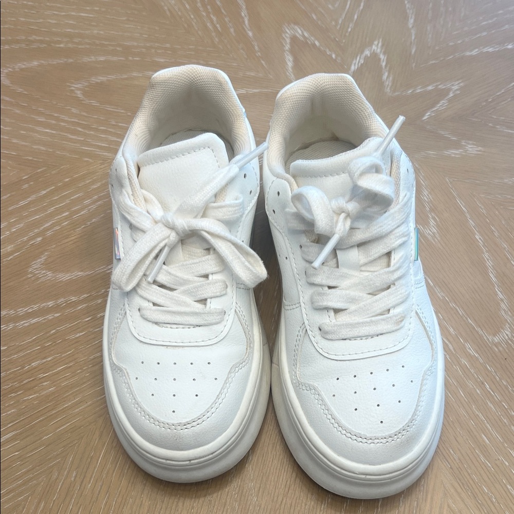 Zara Cream Lace-Up Sneakers